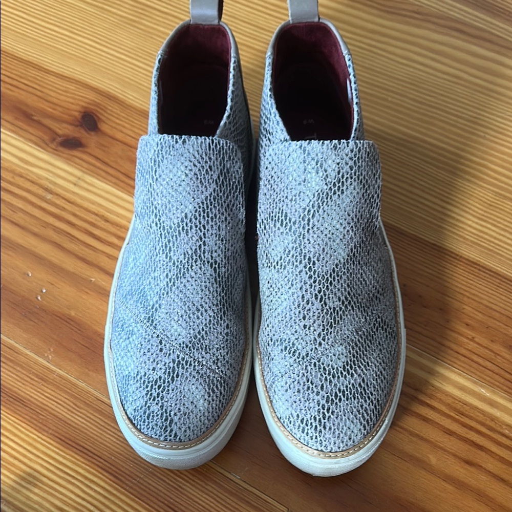 Gray snake skin Slip-On Shoes